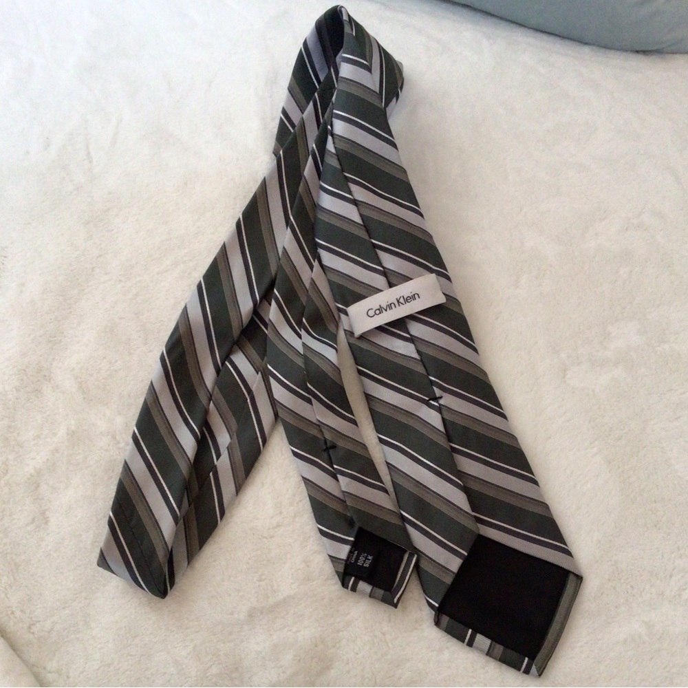 Calvin Klein silk tie - Picture 4 of 4